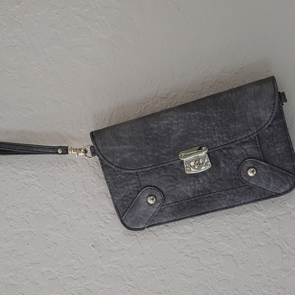 Steve Madden Pewter Wristlet - Picture 7 of 8